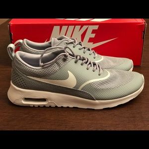 Nike air max thea silver matte-women size 8,5 -New